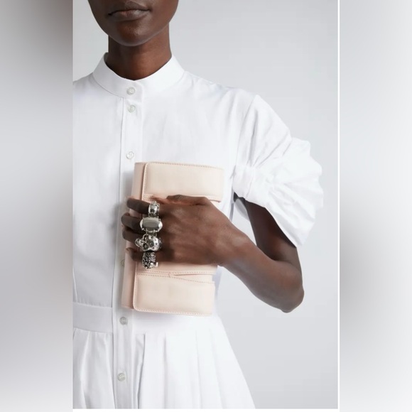 Alexander McQueen NWT Slash Cutout Knuckle Leather Clutch - Picture 2 of 10